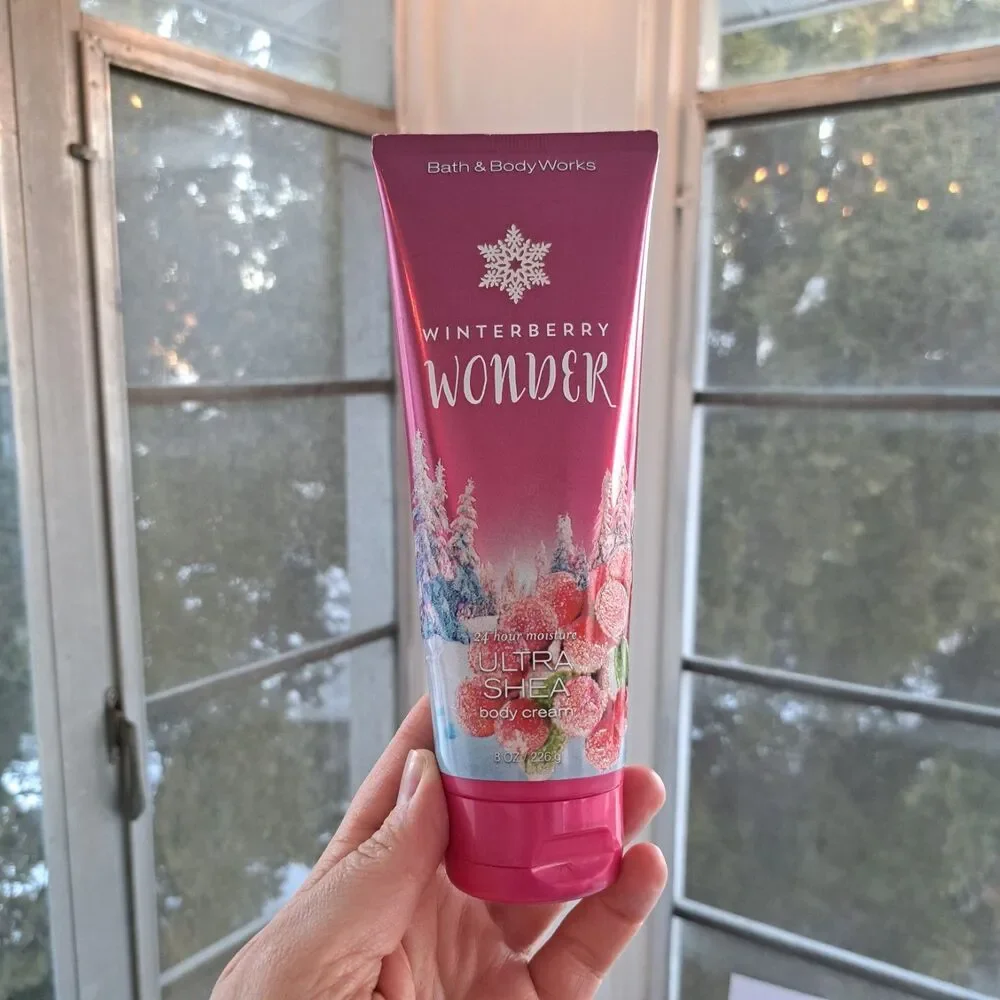 Bath & Body Works Winter Berry Wonder 24hr Moisture Ultra Shea Cream 8oz READ